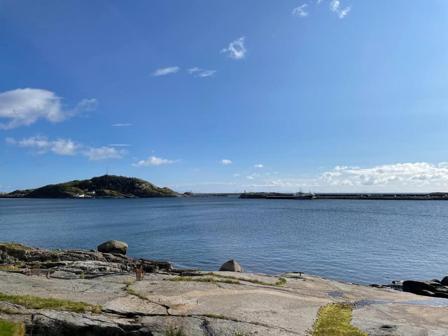 Nordlandshus Ved Havet Pa Reine, Lofoten Exterior photo
